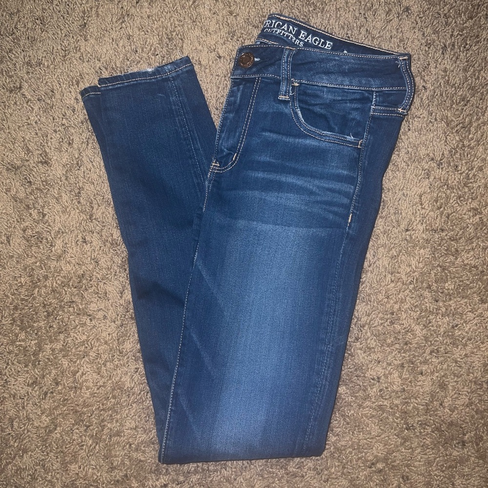 Dark washed American Eagle Skinny Jeans